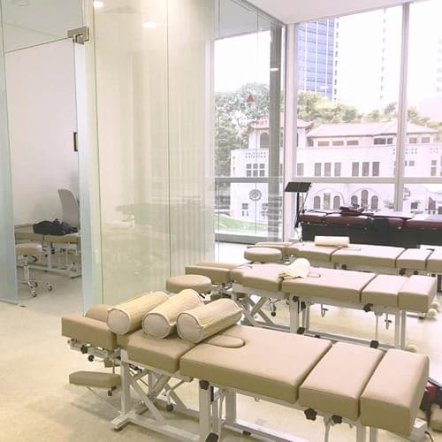 Macquarie Chiropractic in Singapore. macquarie chiropractic clinic img 3