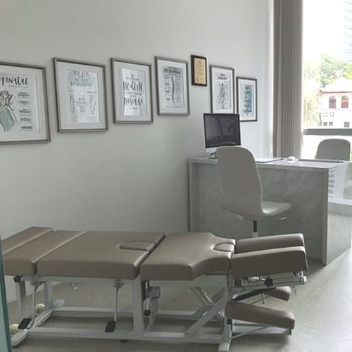 Macquarie Chiropractic in Singapore. macquarie chiropractic clinic img 4
